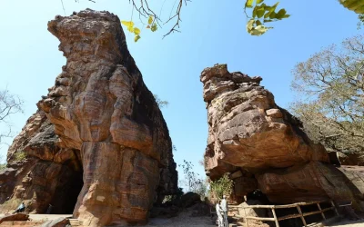 bhimbetka-rock-shelters-bhopal-madhya-pradesh-1-attr-hero (1)